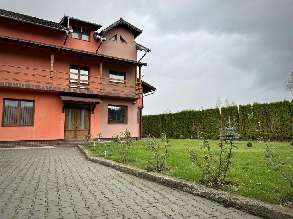 Pensiunea Floro Întorsura Buzăului Exteriör bild