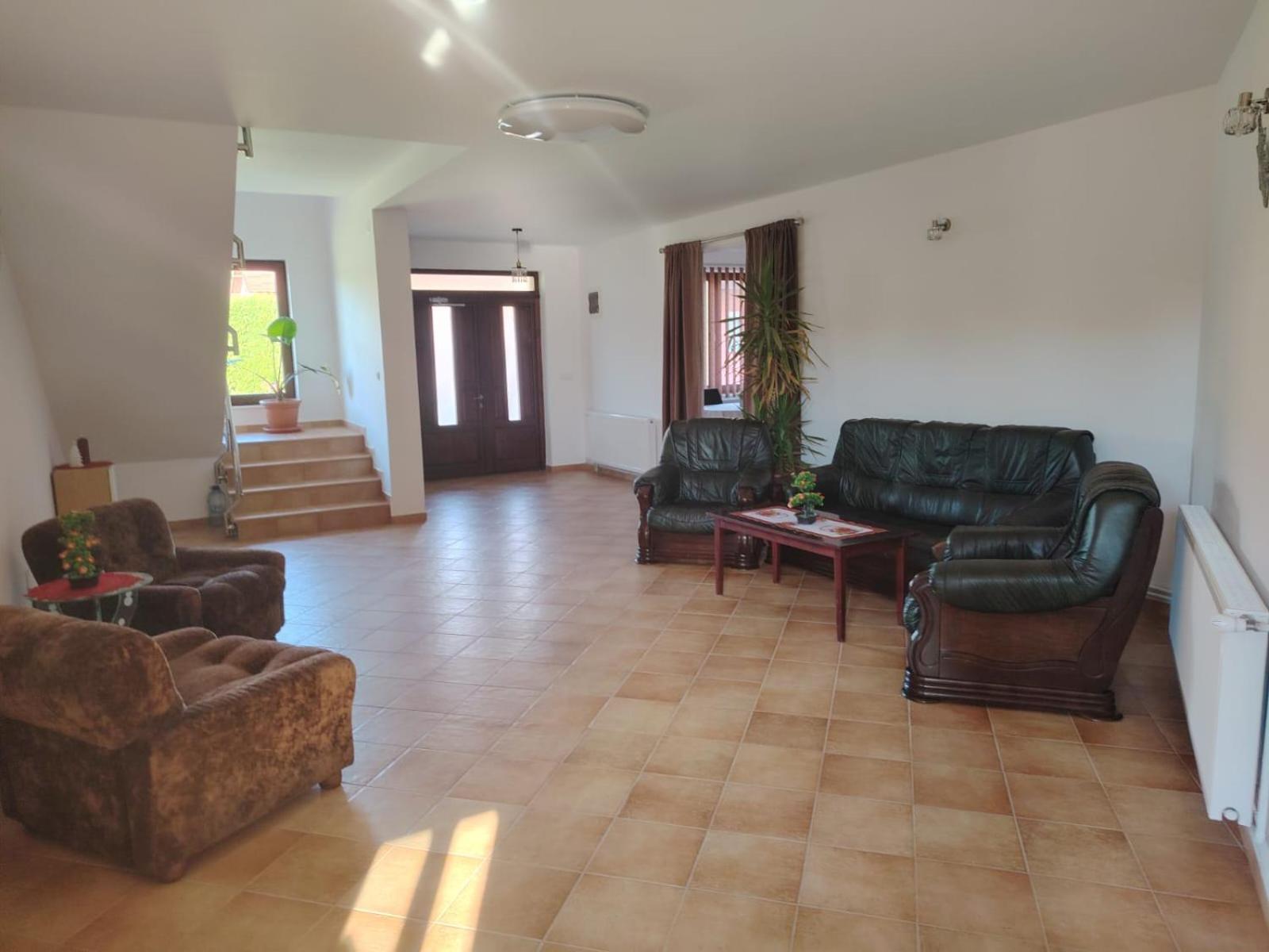 Pensiunea Floro Întorsura Buzăului Exteriör bild